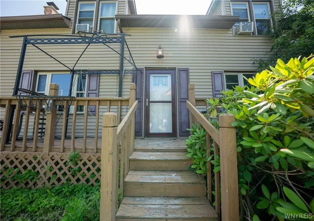 Photo 3 of Sale Pending at 6937 Wellington Dr, Derby, NY 14047 | MLS# B1696080 | Listing updated on 2026-07-14