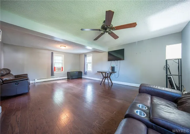 Photo 4 of Sale Pending at 6937 Wellington Dr, Derby, NY 14047 | MLS# B1696080 | Listing updated on 2026-07-14