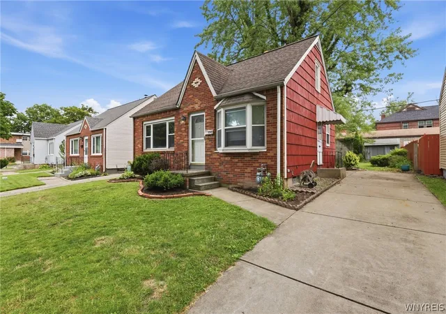 3rd image of 154 Saint Lawrence Ave, Buffalo, NY 14216 | MLS# B1696263