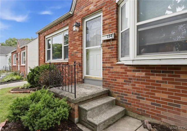4th image of 154 Saint Lawrence Ave, Buffalo, NY 14216 | MLS# B1696263