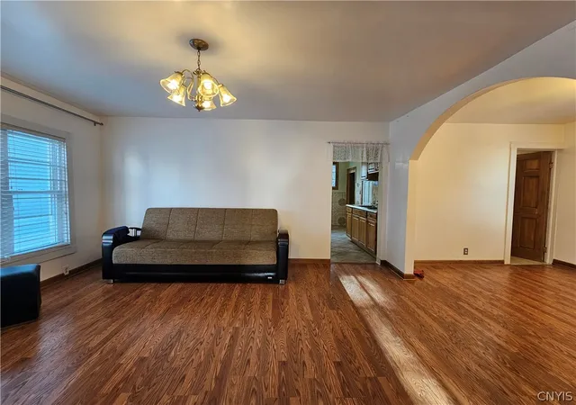 5th image of 809 Mulberry St, Utica, NY 13502 | MLS# S1696405