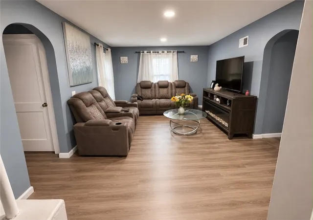 Photo 3 of Sale Pending at 244 Ridgedale Cir, Rochester, NY 14616 | MLS# R1693650 | Listing updated on 2026-08-03