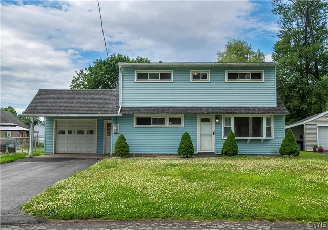 Homes for sale in Utica, NY | 401 Van Dyke Rd, Utica, NY 13502 | MLS# S1695697