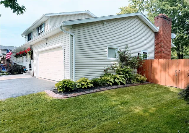 3rd image of 76 Emerald Pt, Chili, NY 14624 | MLS# R1695463