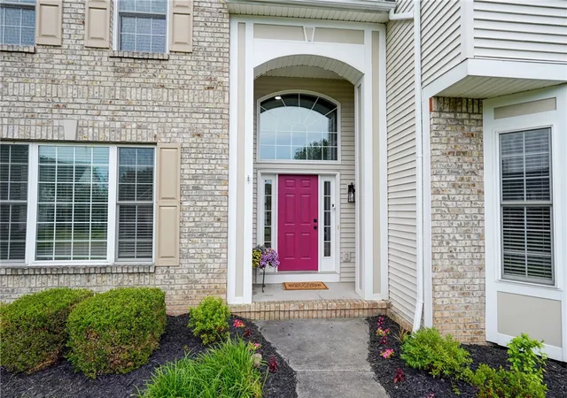 2nd image of 15 Coach Side Ln, Pittsford, NY 14534 | MLS# R1696125