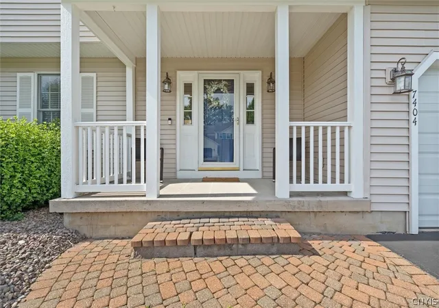 Homes for sale in Clay, NY | 7404 Bay Chapel Cir, Clay, NY 13088 | MLS# S1692763