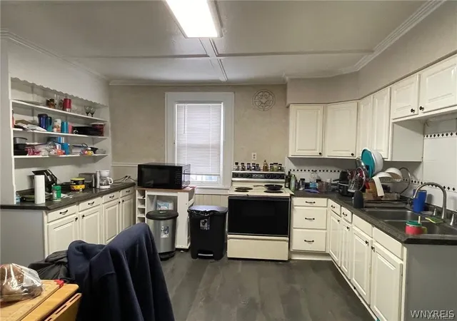 2nd image of 247 Clinton St, Lockport, NY 14094 | MLS# B1696476
