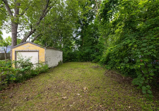 19th image of 623 Augustine St, Rochester, NY 14613 | MLS# R1695712