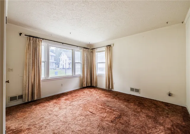 3rd image of 623 Augustine St, Rochester, NY 14613 | MLS# R1695712