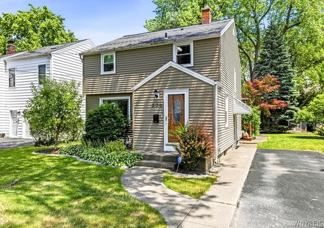 2nd image of 330 Rudlen Rd, Lewiston, NY 14092 | MLS# B1695834