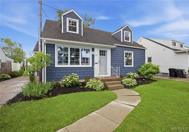 1st image of 128 Wrexham Ct S, Tonawanda, NY 14150 | MLS# B1696336