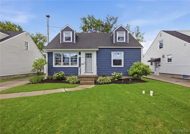 2nd image of 128 Wrexham Ct S, Tonawanda, NY 14150 | MLS# B1696336