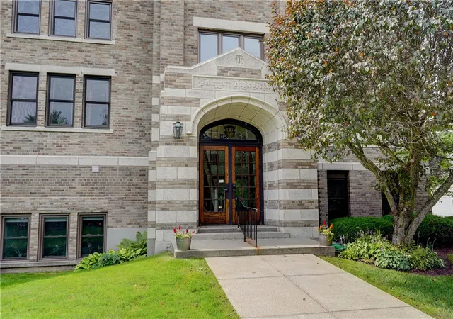 2nd image of 104 Packetts Glen, Fairport, NY 14450 | MLS# R1696097
