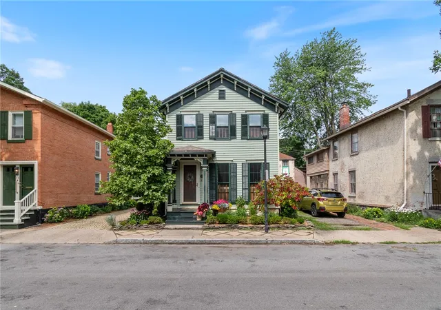 1st image of 11 Greenwood St, Rochester, NY 14608 | MLS# R1696324
