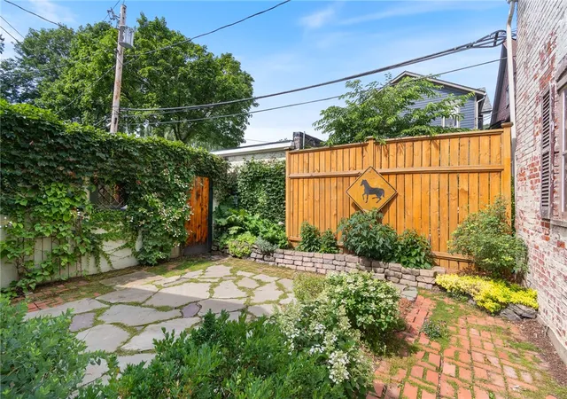 4th image of 11 Greenwood St, Rochester, NY 14608 | MLS# R1696324
