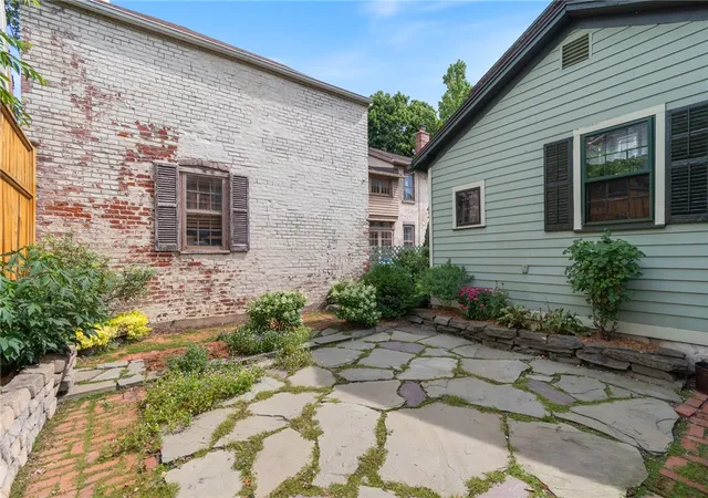 5th image of 11 Greenwood St, Rochester, NY 14608 | MLS# R1696324