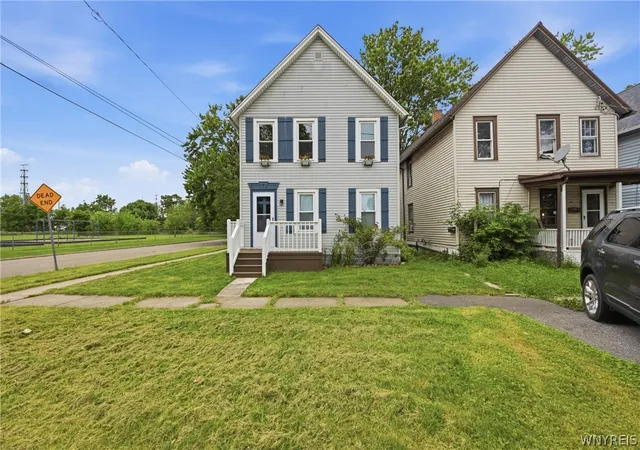1st image of 38 Carruthers Pl, North Tonawanda, NY 14120 | MLS# B1696395