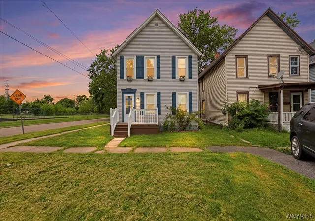 2nd image of 38 Carruthers Pl, North Tonawanda, NY 14120 | MLS# B1696395