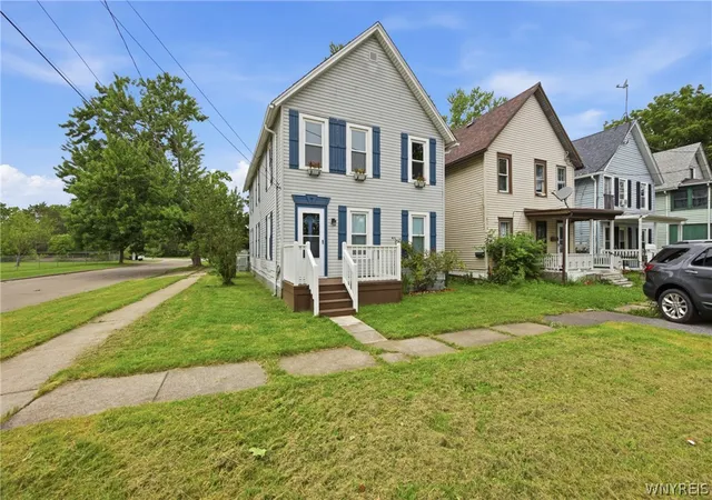 Homes for sale in North Tonawanda, NY | 38 Carruthers Pl, North Tonawanda, NY 14120 | MLS# B1696395
