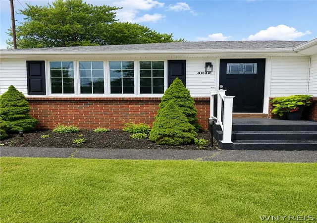 Photo 1 of Sale Pending at 4032 Clinton St, Buffalo, NY 14224 | MLS# B1695184 | Listing updated on 2026-07-14