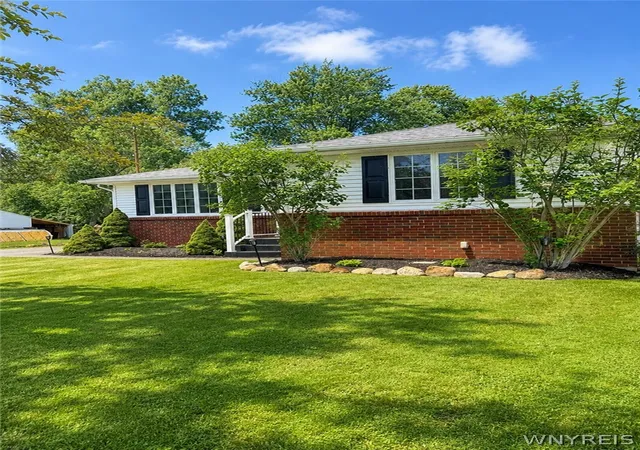 Photo 2 of Sale Pending at 4032 Clinton St, Buffalo, NY 14224 | MLS# B1695184 | Listing updated on 2026-07-14