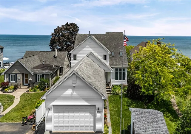 1st image of 1792 Edgemere Dr, Rochester, NY 14612 | MLS# R1696048