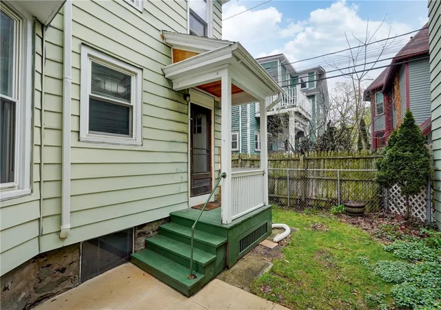 Listing Photo 3 - Condo for sale in building located at 28 Rundel Park, Rochester, NY 14607