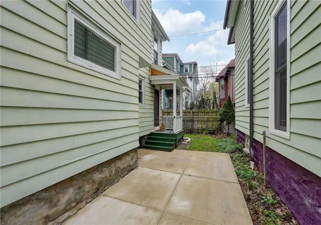 Listing Photo 5 - Condo for sale in building located at 28 Rundel Park, Rochester, NY 14607