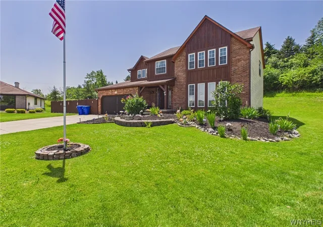 2nd image of 73 Larsen Ln, Buffalo, NY 14224 | MLS# B1695732