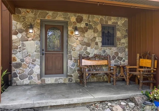 Photo 2 of Sale Pending at 5346 Oakridge Dr, Hamburg, NY 14075 | MLS# B1696311 | Listing updated on 2026-07-31