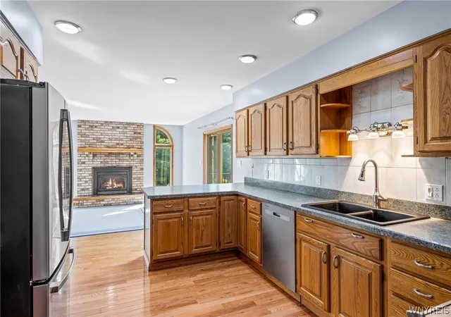 Photo 3 of Sale Pending at 5346 Oakridge Dr, Hamburg, NY 14075 | MLS# B1696311 | Listing updated on 2026-07-31