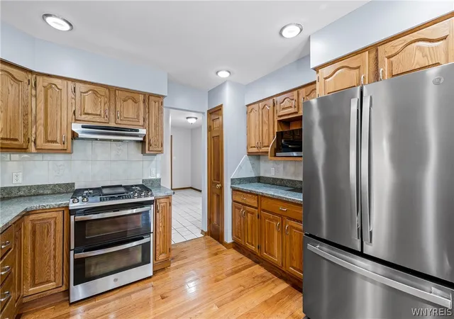 Photo 3 of Sale Pending at 5346 Oakridge Dr, Hamburg, NY 14075 | MLS# B1696311 | Listing updated on 2026-07-31