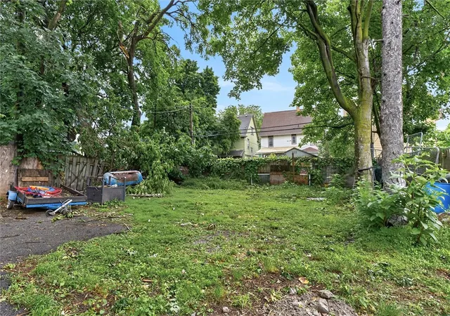 2nd image of 372 Hayward Ave, Rochester, NY 14609