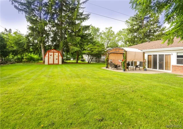Homes for sale in Clarence, NY | 4135 Harris Hill Rd, Clarence, NY 14221 | MLS# B1696029