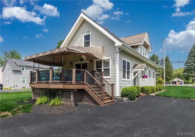 Homes for sale in West Seneca, NY | 4367 Clinton St, West Seneca, NY 14224 | MLS# B1696045