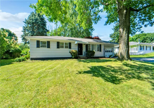 Homes for sale in Irondequoit, NY | 163 Fleetwood Dr, Irondequoit, NY 14609 | MLS# R1695507