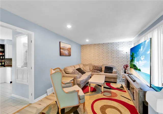 Homes for sale in Irondequoit, NY | 163 Fleetwood Dr, Irondequoit, NY 14609 | MLS# R1695507