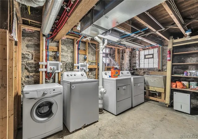 Listing Photo 2 - Condo for sale in building located at 11 15th St, Buffalo, NY 14213 - Unit #