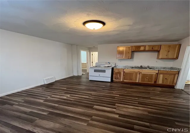 5th image of 770 Bleecker St, Utica, NY 13501 | MLS# S1695688