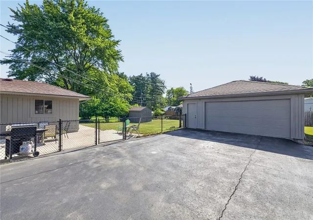 3rd image of 768 Dewitt Rd, Webster, NY 14580 | MLS# R1696119