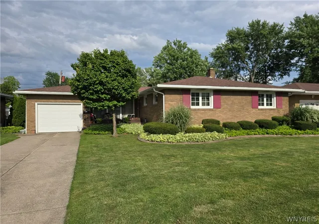 1st image of 1109 Woodstock Ave, Tonawanda, NY 14150 | MLS# B1695954