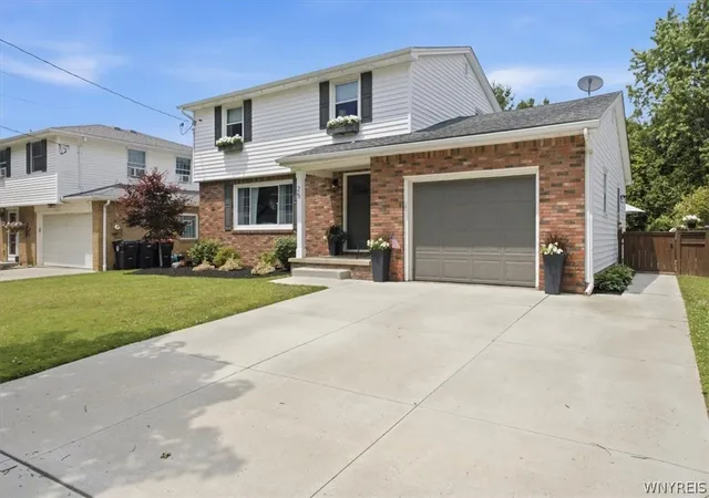 3rd image of 25 Camner Ave, Lancaster, NY 14086 | MLS# B1696138