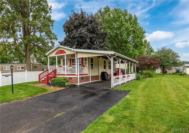 Homes for sale in Clarence, NY | 9947 Whitwick, Clarence, NY 14031 | MLS# B1696287