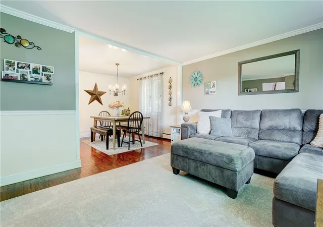 5th image of 643 Chatelaine Dr, Webster, NY 14580 | MLS# R1694114