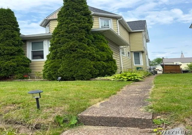2nd image of 251 Payne Ave, North Tonawanda, NY 14120 | MLS# B1696333