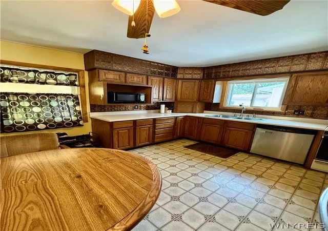 Homes for sale in Tonawanda, NY | 79 Frederick Rd, Tonawanda, NY 14150 | MLS# B1696354