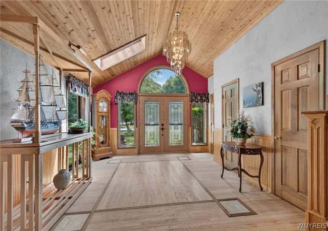Photo 3 of Sale Pending at 7 Shire Dr S, East Amherst, NY 14051 | MLS# B1696220 | Listing updated on 2026-07-28