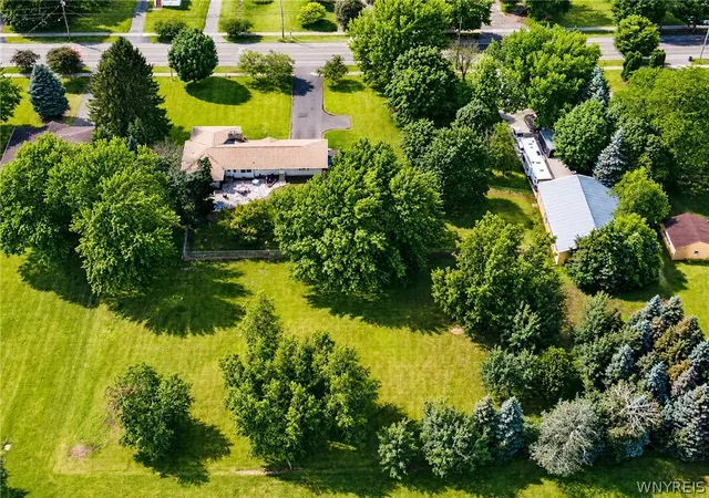 Photo 5 of Sale Pending at 360 East Ave, Albion, NY 14411 | MLS# B1691254 | Listing updated on 2026-07-21