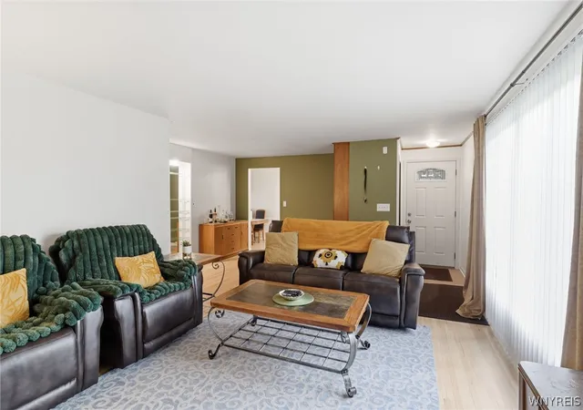 3rd image of 92 Tomcyn Dr, Buffalo, NY 14221 | MLS# B1696483