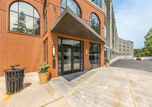 2nd image of 83 E Church St #104, Fairport, NY 14450 | MLS# R1696093
